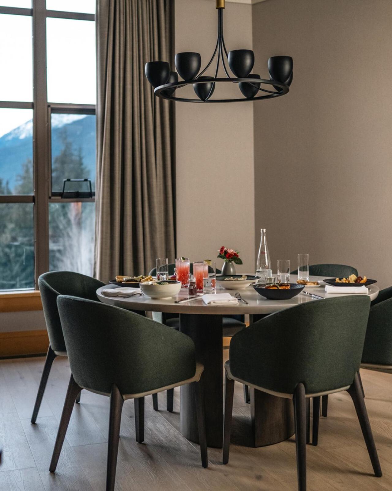 Four Seasons Resort Whistler Exterior foto